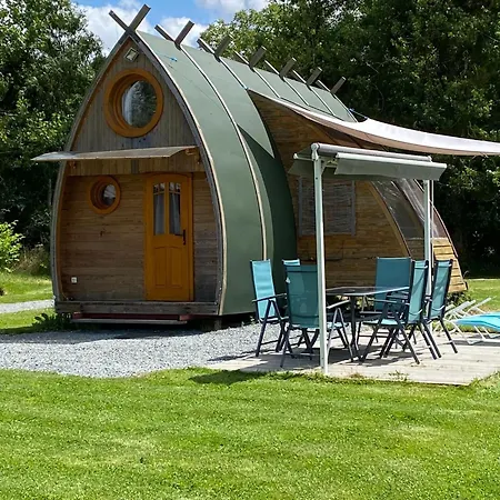 Accueillant A Saint-pardoux Avec Piscine Partagee *