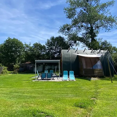 Accueillant A Saint-pardoux Avec Piscine Partagee